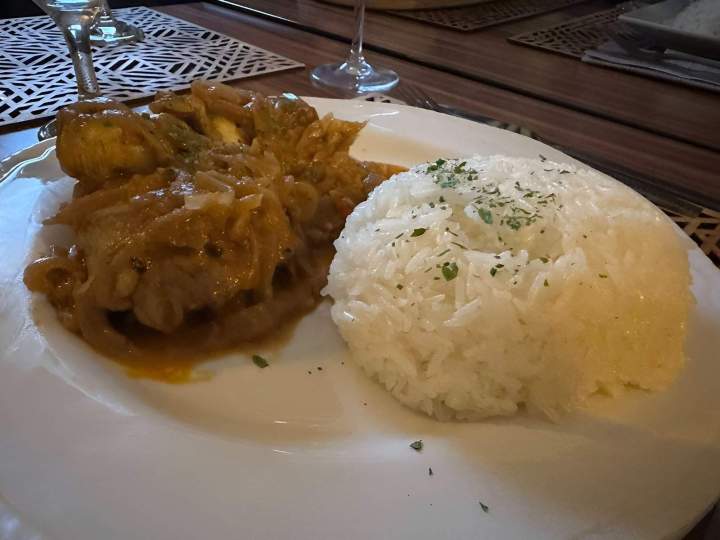 Riz accompagné de viande Arras